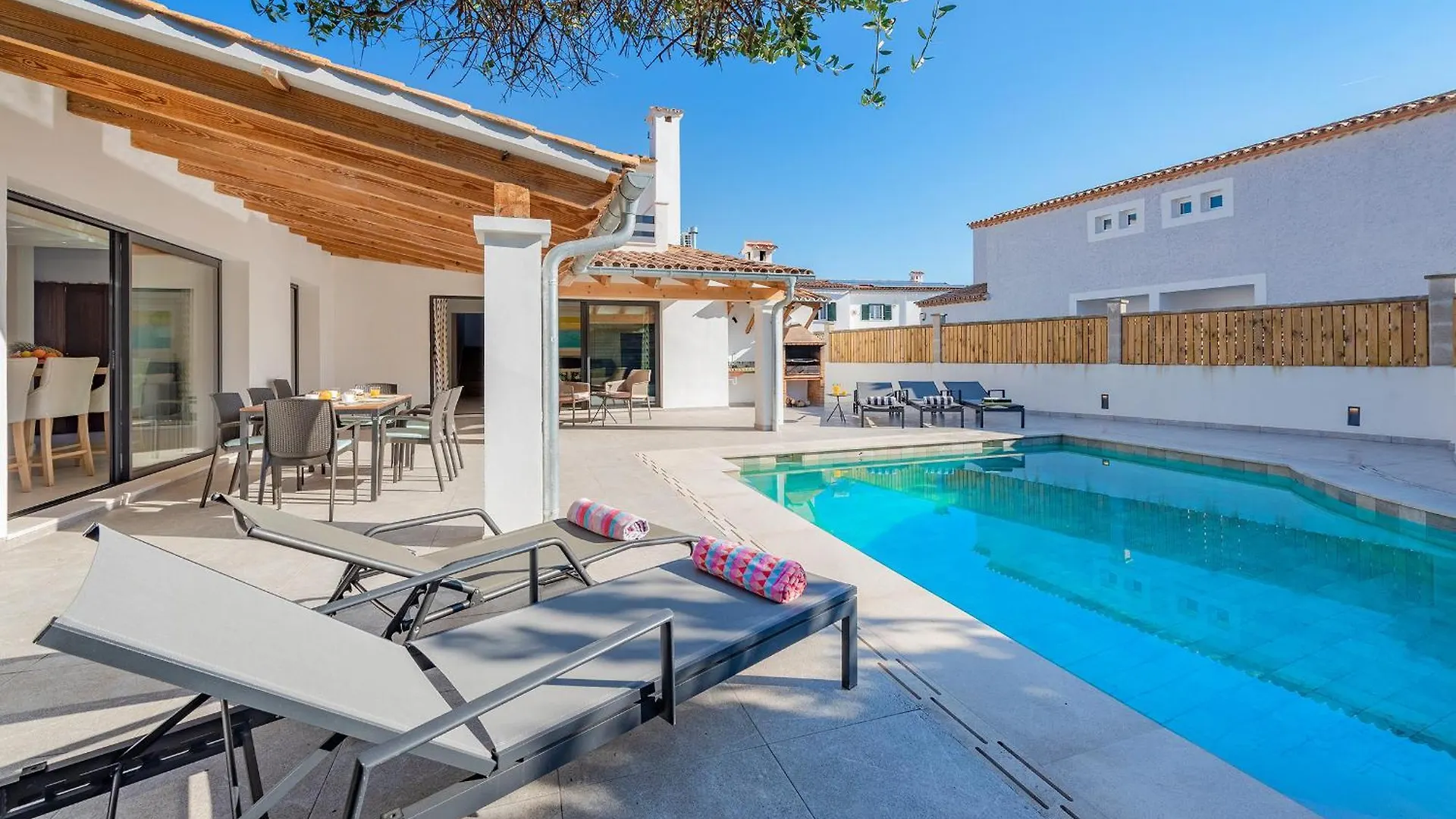 Villa Ana To Rent In Puerto Pollensa By Js Villas Port de Pollenca